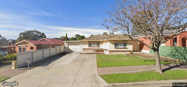 Larawan ng 19 Leeds Avenue sa Winnipeg, Manitoba