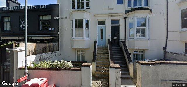 Larawan ng 2 Chatham Place sa Winnipeg, Manitoba