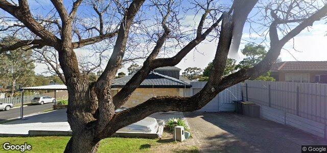 Larawan ng 2 Leeds Avenue sa Winnipeg, Manitoba