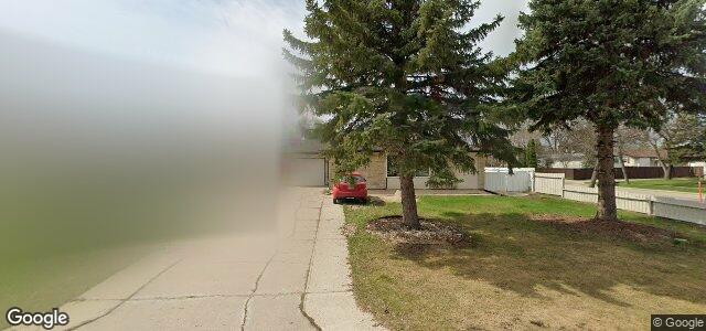 Larawan ng 2 Millikin Road sa Winnipeg, Manitoba