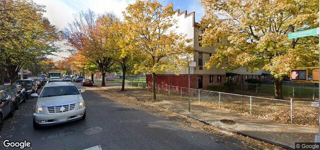 Larawan ng 2 Rochester Avenue sa Winnipeg, Manitoba