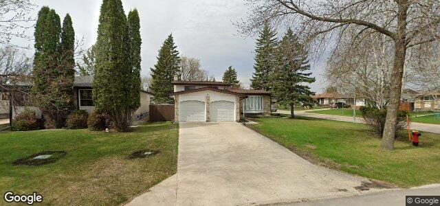 Larawan ng 2 Thornhill Bay sa Winnipeg, Manitoba