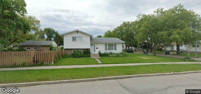 Larawan ng 200 Killarney Avenue sa Winnipeg, Manitoba