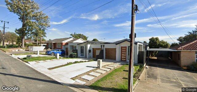 Larawan ng 26 Leeds Avenue sa Winnipeg, Manitoba