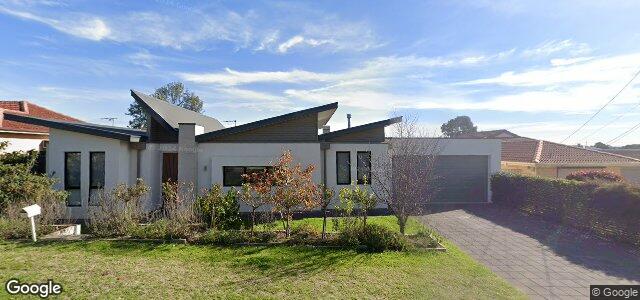 Larawan ng 30 Leeds Avenue sa Winnipeg, Manitoba