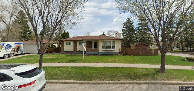 Larawan ng 335 Dalhousie Drive sa Winnipeg, Manitoba