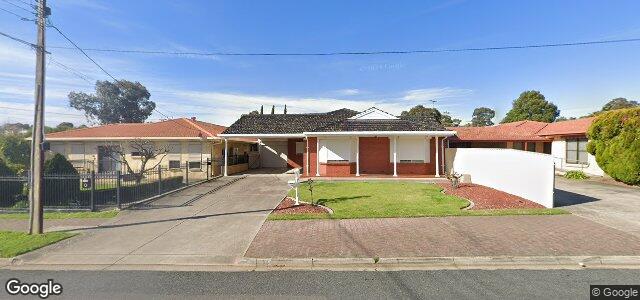 Larawan ng 35 Leeds Avenue sa Winnipeg, Manitoba