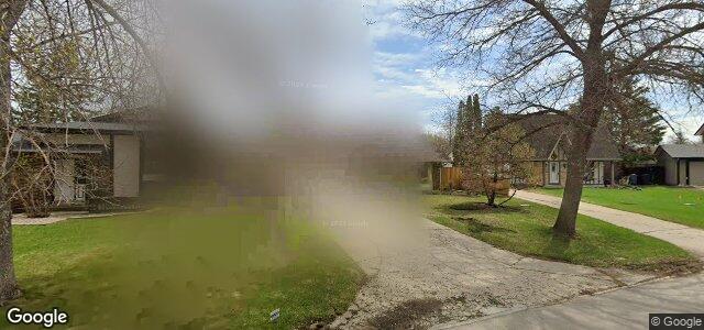 Larawan ng 35 Thornhill Bay sa Winnipeg, Manitoba