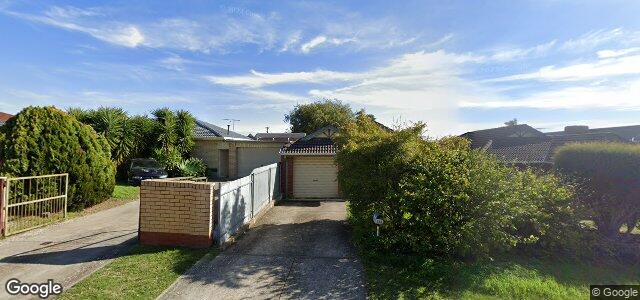 Larawan ng 38 Leeds Avenue sa Winnipeg, Manitoba