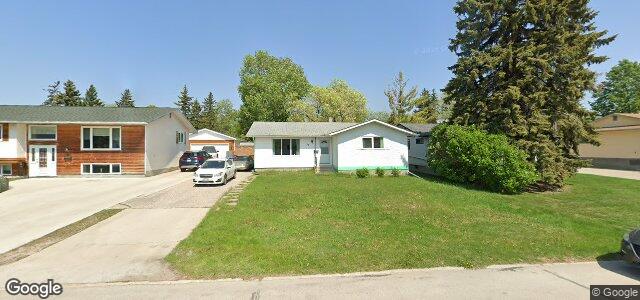 Larawan ng 39 Leeds Avenue sa Winnipeg, Manitoba