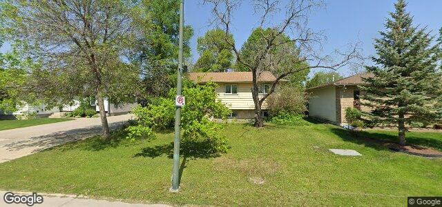 Larawan ng 47 Leeds Avenue sa Winnipeg, Manitoba