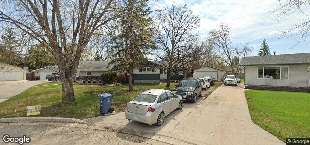 Photo of 51 Acadia Bay in Winnipeg, Manitoba