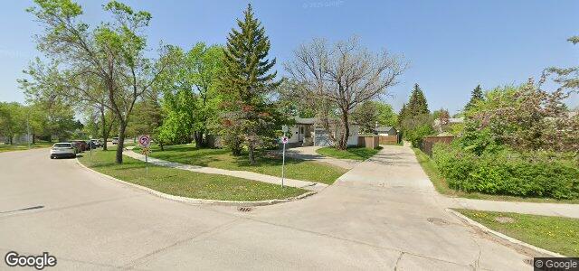 Larawan ng 572 Dalhousie Drive sa Winnipeg, Manitoba