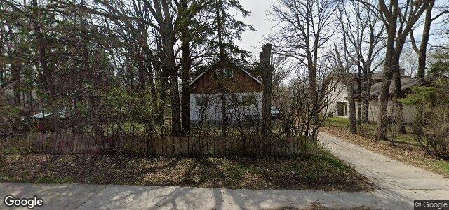 Larawan ng 583 University Crescent sa Winnipeg, Manitoba