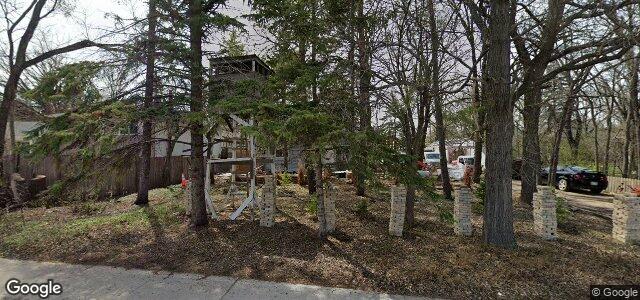 Larawan ng 587 University Crescent sa Winnipeg, Manitoba