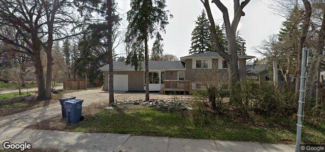 Larawan ng 591 University Crescent sa Winnipeg, Manitoba