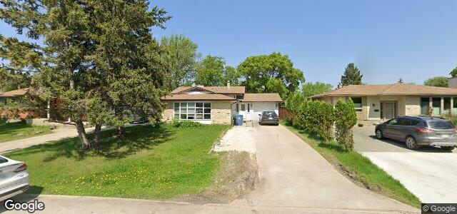 Larawan ng 67 Leeds Avenue sa Winnipeg, Manitoba
