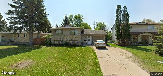 Larawan ng 70 Leeds Avenue sa Winnipeg, Manitoba