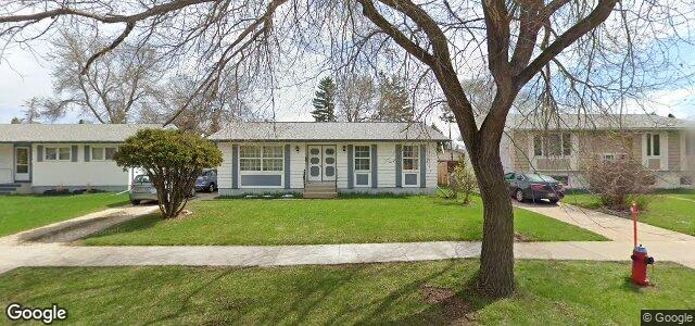 Larawan ng 74 Greyfriars Road sa Winnipeg, Manitoba
