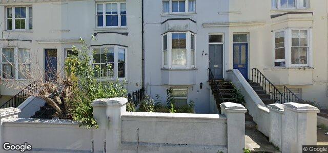 Larawan ng 8 Chatham Place sa Winnipeg, Manitoba