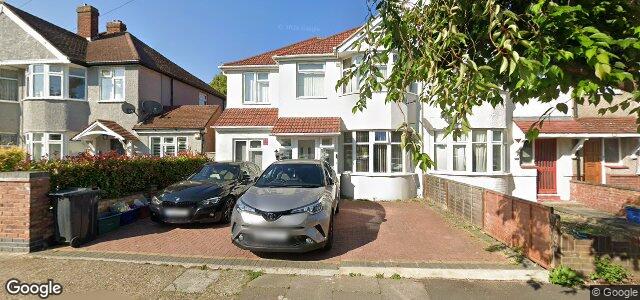 Larawan ng 84 Rochester Avenue sa Winnipeg, Manitoba