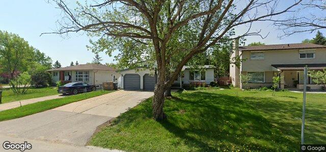 Larawan ng 94 Leeds Avenue sa Winnipeg, Manitoba