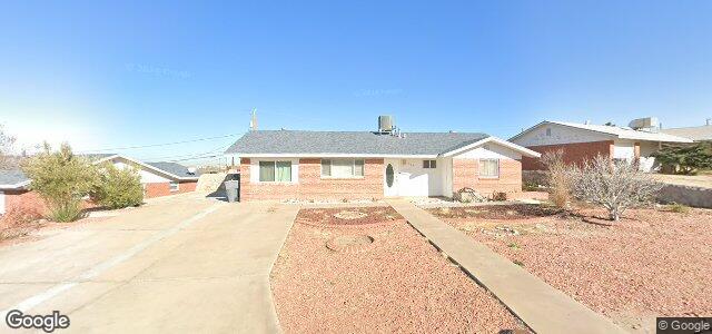 Photo of 329 Crestmont Drive in Winnipeg, Manitoba