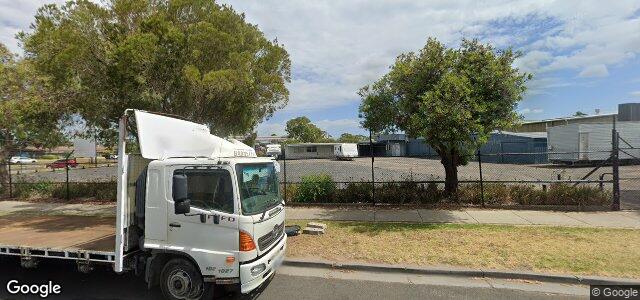 Larawan ng 1 Aster Avenue sa Winnipeg, Manitoba