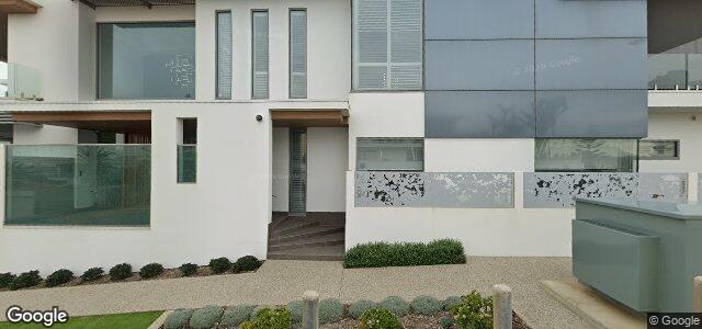 Larawan ng 1 Richardson Avenue sa Winnipeg, Manitoba