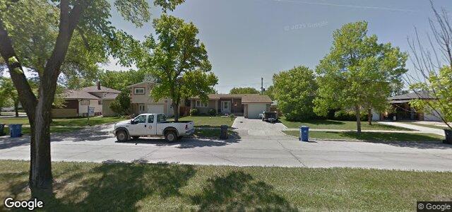 Larawan ng 10 Canna Boulevard sa Winnipeg, Manitoba