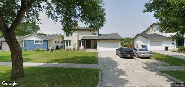 Larawan ng 10 Grandcrest Street sa Winnipeg, Manitoba