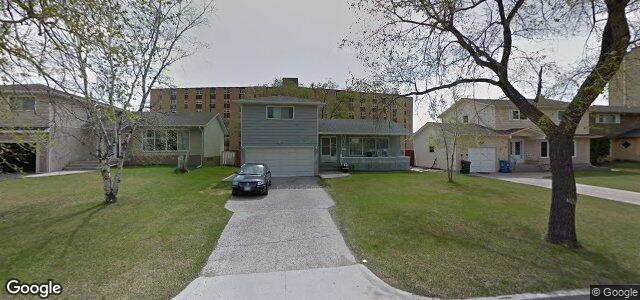 Larawan ng 10 Montcalm Crescent sa Winnipeg, Manitoba