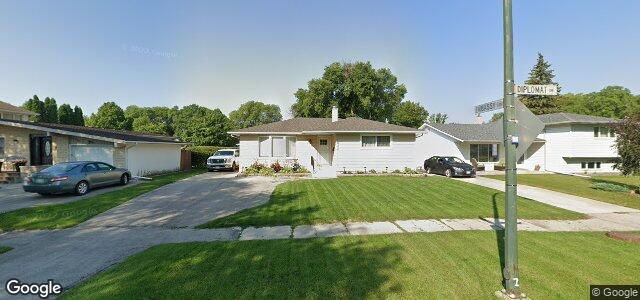 Larawan ng 1036 Diplomat Drive sa Winnipeg, Manitoba