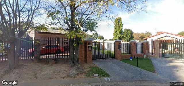 Larawan ng 11 Buttercup Avenue sa Winnipeg, Manitoba