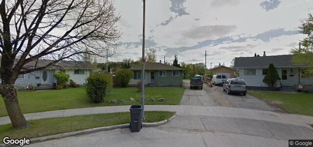 Larawan ng 12 Teakwood Avenue sa Winnipeg, Manitoba