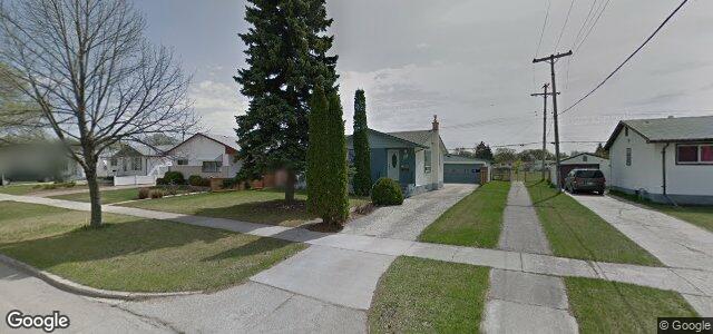 Larawan ng 16 Macklin Avenue sa Winnipeg, Manitoba
