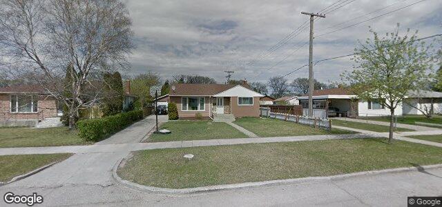 Larawan ng 17 Macklin Avenue sa Winnipeg, Manitoba