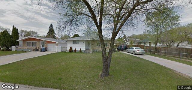 Larawan ng 18 Embassy Lane sa Winnipeg, Manitoba