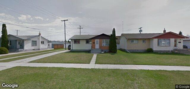 Larawan ng 18 Macklin Avenue sa Winnipeg, Manitoba