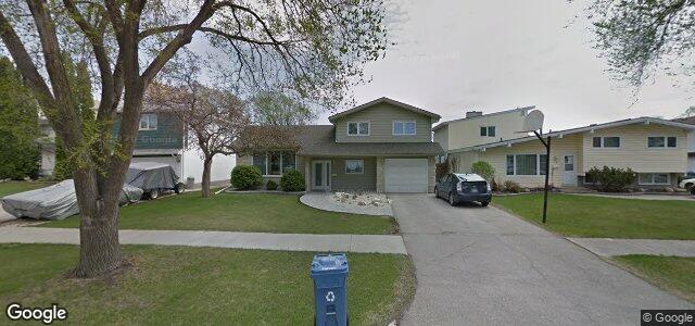 Photo of 19 Embassy Lane in Winnipeg, Manitoba