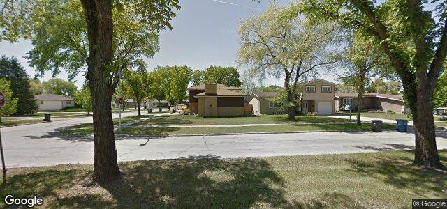Larawan ng 2 Canna Boulevard sa Winnipeg, Manitoba