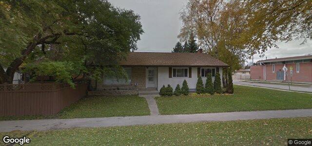 Larawan ng 2 Teakwood Avenue sa Winnipeg, Manitoba