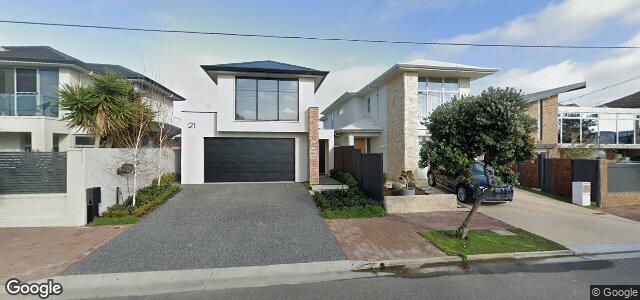 Larawan ng 21 Richardson Avenue sa Winnipeg, Manitoba