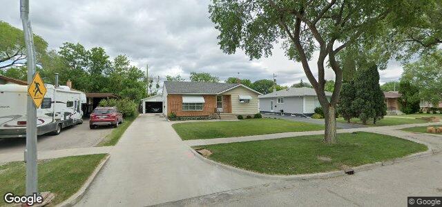 Larawan ng 23 Macklin Avenue sa Winnipeg, Manitoba
