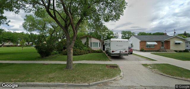 Larawan ng 25 Macklin Avenue sa Winnipeg, Manitoba