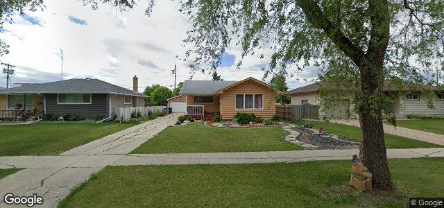 Larawan ng 26 Macklin Avenue sa Winnipeg, Manitoba