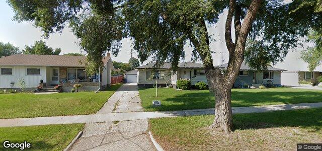 Larawan ng 30 Buttercup Avenue sa Winnipeg, Manitoba