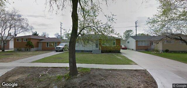 Larawan ng 32 Peony Avenue sa Winnipeg, Manitoba