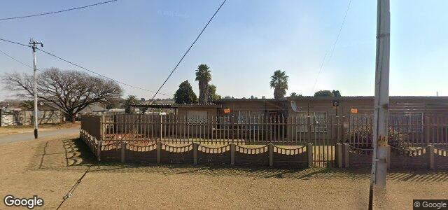 Larawan ng 33 Richardson Avenue sa Winnipeg, Manitoba