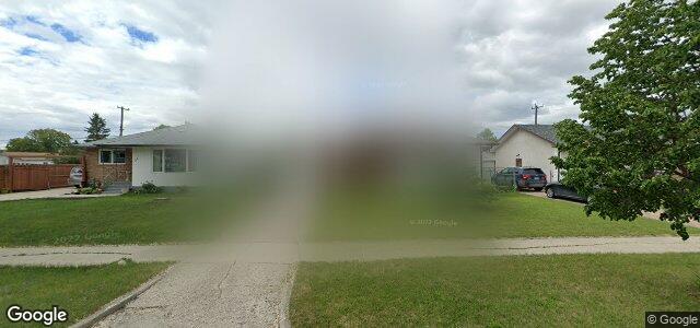 Larawan ng 34 Macklin Avenue sa Winnipeg, Manitoba